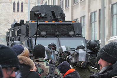 Police Block Central Ottawa : Truck Protest : February 2022 : Personal Photo Projects : Photos : Richard Moore : Photographer